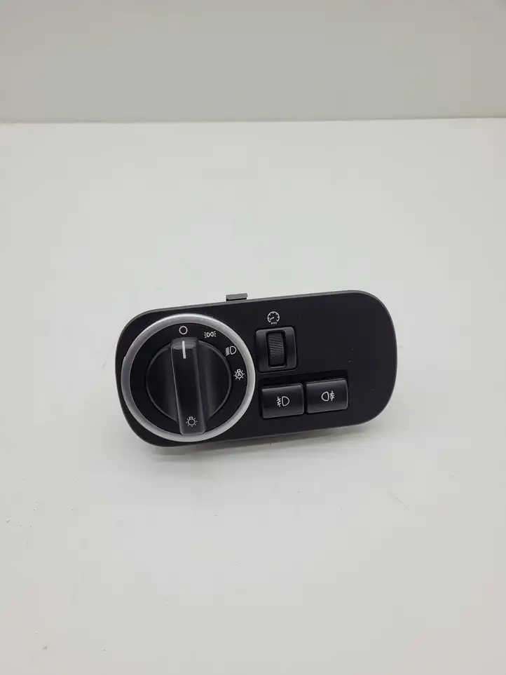 Land Rover Discovery 4 - LR4 (2009 - 2013) AH2213A024AB Включатель фонарей — фото 1