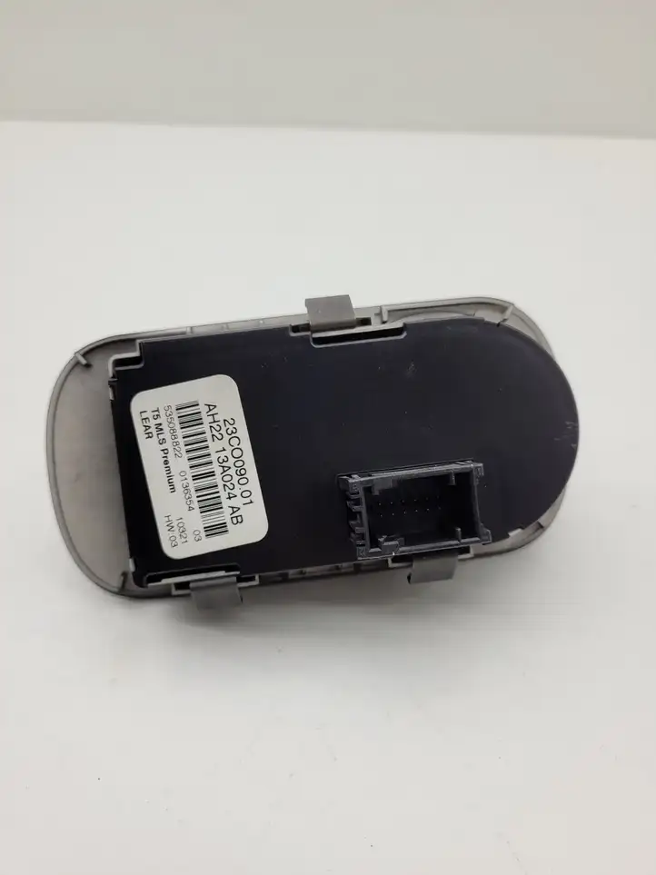 Land Rover Discovery 4 - LR4 (2009 - 2013) AH2213A024AB Включатель фонарей — фото 3