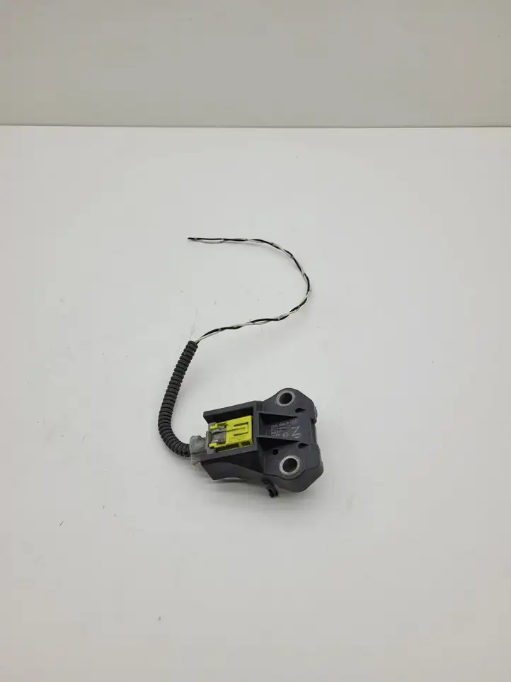 Lexus IS 220D-250-350 (2005 - 2010) 8917353040 Датчик удара SRS — фото 1