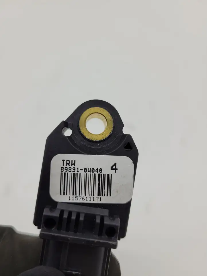 Lexus IS 220D-250-350 (2005 - 2010) 898310W040 Датчик удара SRS — фото 3