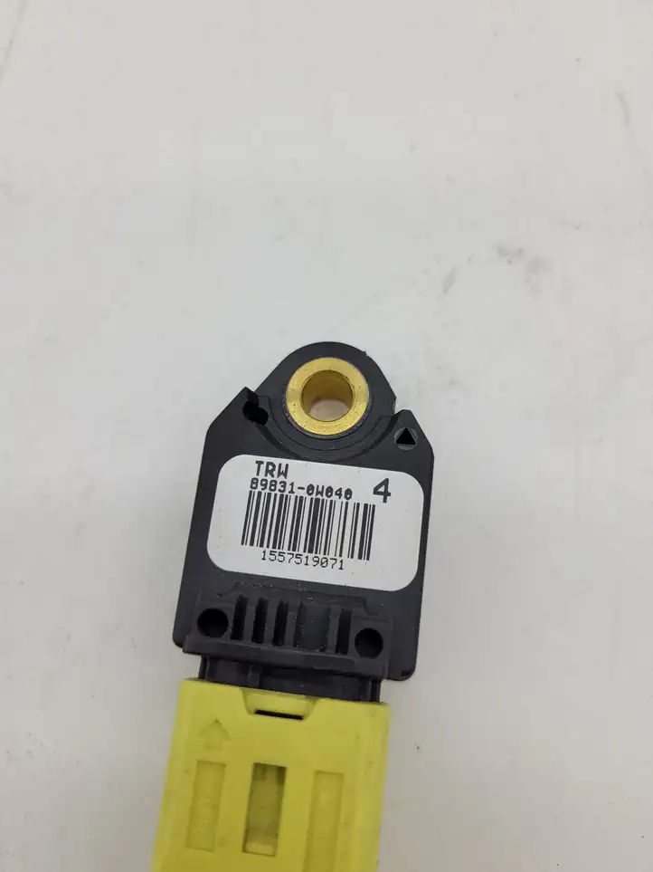 Lexus IS 220D-250-350 (2005 - 2010) 898310W040 Датчик удара SRS — фото 2