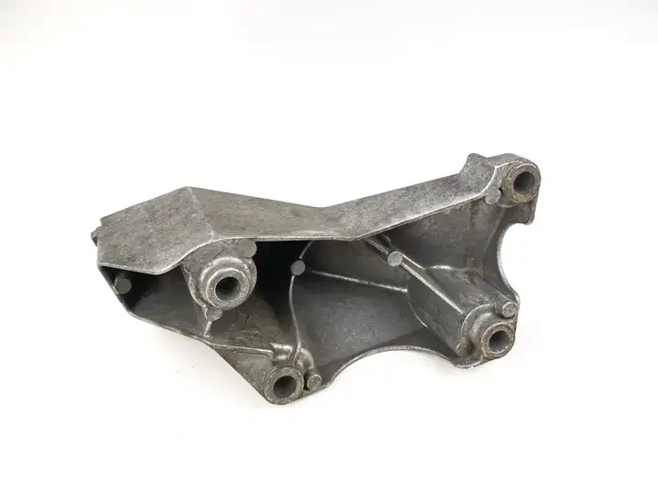Audi A4 S4 B6 8E 8H (2000 - 2006) 8e0199307 Кронштейн двигателя — фото 3
