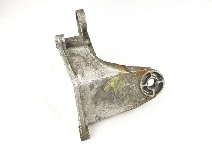 Audi A6 S6 C5 4B (2001 - 2004) 8d0399114s Кронштейн двигателя — фото 2