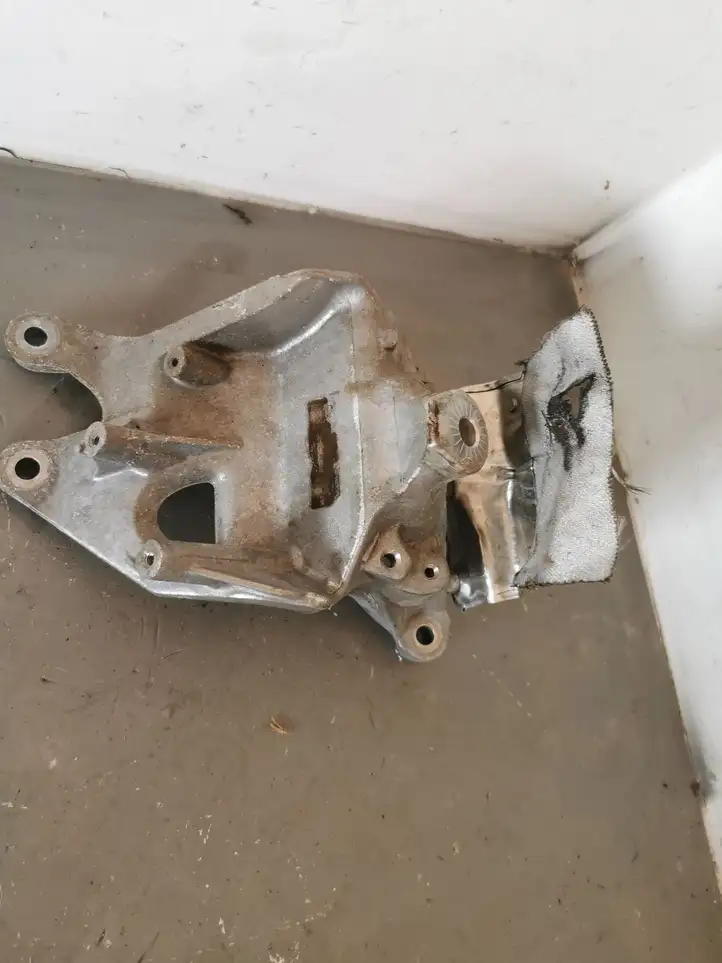 Audi A4 S4 B9 (2015 - 2019) 4H0199308BM Кронштейн двигателя — фото 3