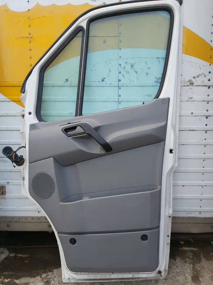 Volkswagen Crafter (2006 - 2016) Дверь — фото 3