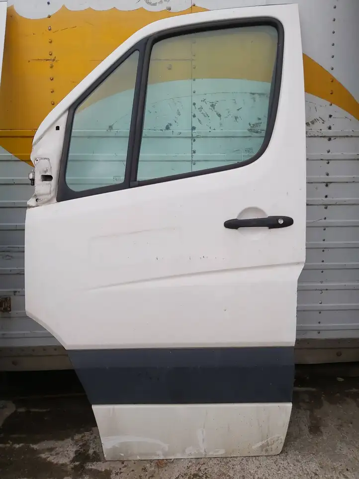 Volkswagen Crafter (2006 - 2016) Дверь — фото 1