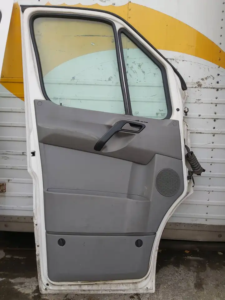 Volkswagen Crafter (2006 - 2016) Дверь — фото 3