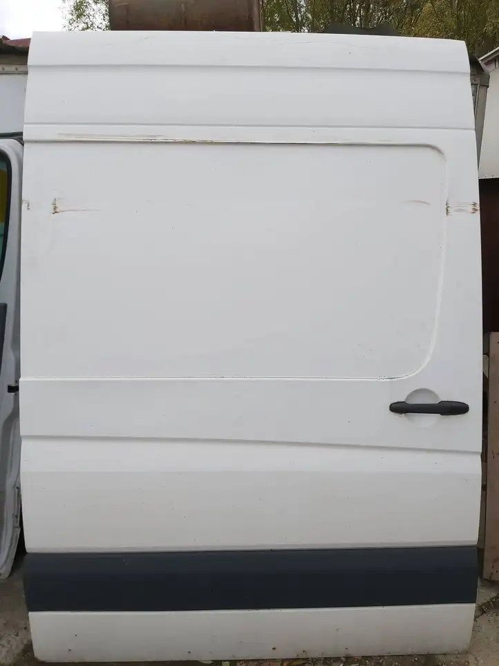 Volkswagen Crafter (2006 - 2016) Боковая раздвижная дверь — фото 1