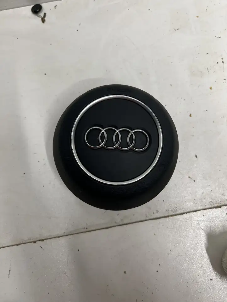 Audi Q2 - (2016 - ) 81A880201L Подушка безопасности руля — фото 1