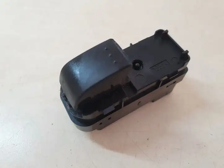 Mazda 5 (2005 - 2010) CC3366380A Кнопка стеклоподъемников — фото 1