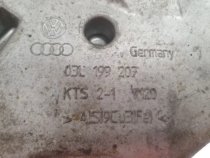 Volkswagen PASSAT B6 (2005 - 2010) 03L199207 Кронштейн двигателя — фото 3