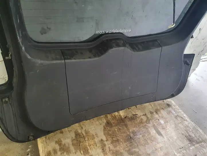 Mazda 5 (2005 - 2010) Крышка багажника — фото 8