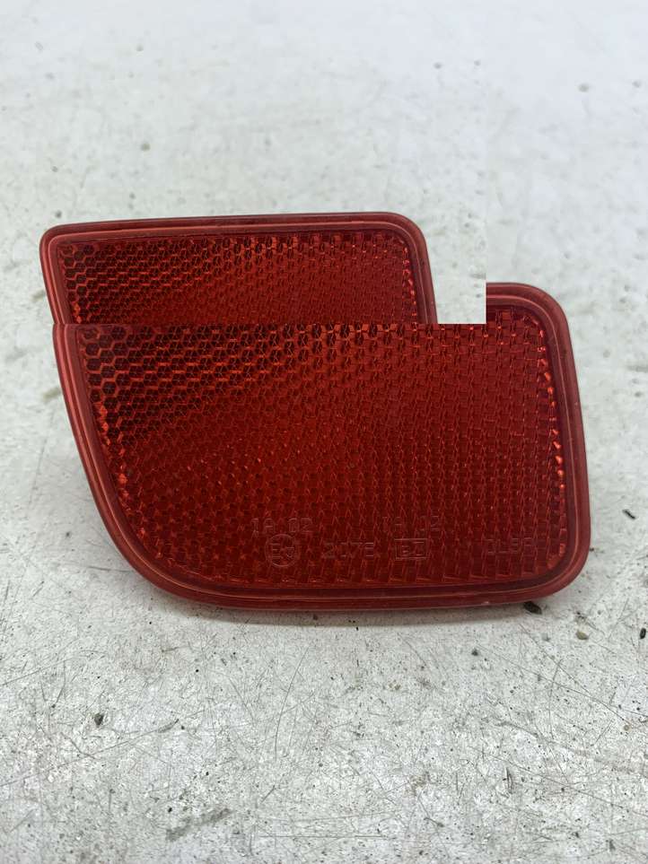 Renault Grand Scenic (2006 - 2009)  8200152642A Задний oтражатель