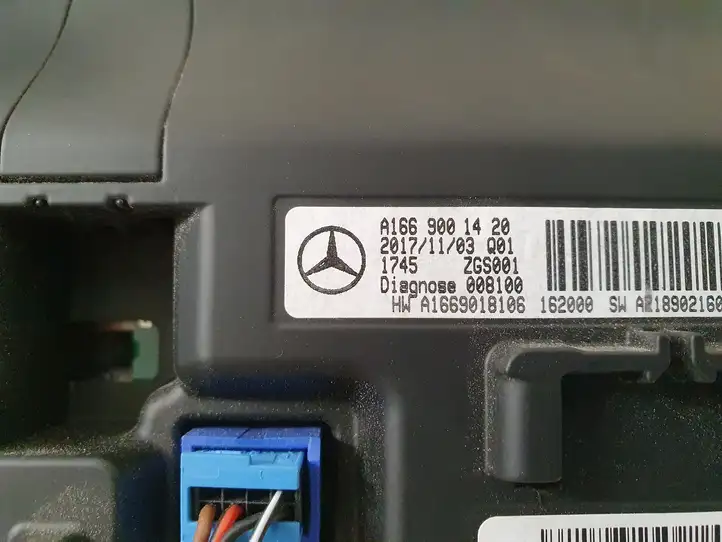 Mercedes-Benz GLE W166/C292 (2015 - 2019) A1669001420 Дисплей — фото 4