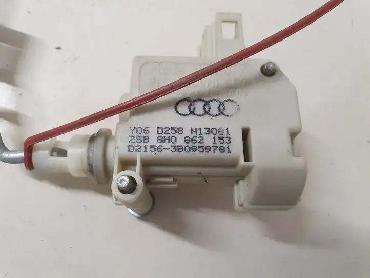Audi A4 S4 B7 8E 8H (2004 - 2009) 8H0862153 Привод замка крышки топливного бака — фото 3