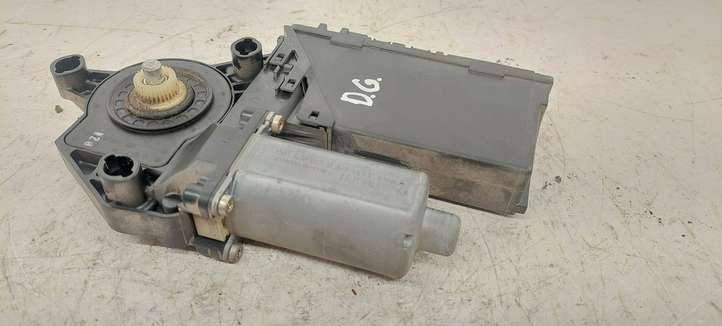 Audi A4 (2000 - 2006)  8E0959802A Механизм подъема окон задней двери