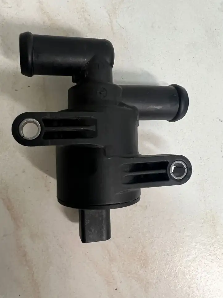 Audi A4 S4 B8 8K (2007 - 2011) 4H0121671D Электроциркуляционный насос — фото 3