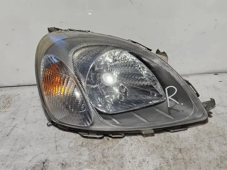 Toyota Yaris (1999 - 2003) 811300D01100 Передняя фара — фото 1