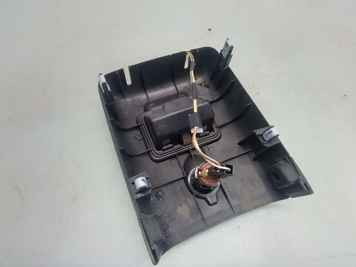 Toyota Avensis T250 (2003 - 2006)  5892305020 Другая центральная деталь консоли (туннеля)