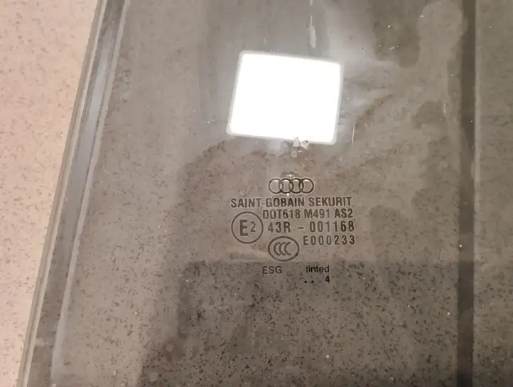 Audi A8 S8 D3 4E (2002 - 2005) 4E0845231A Стекло задней двери — фото 2