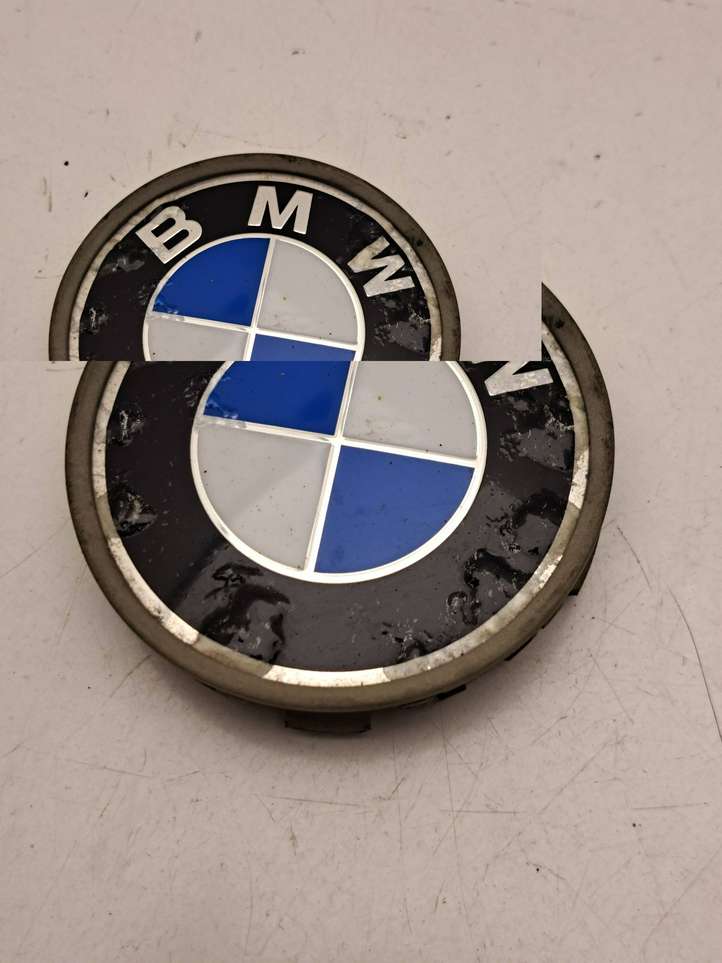 BMW 7 E65 E66 (2001 - 2008)  6768640 Заводская крышка (крышки) от центрального отверстия колеса