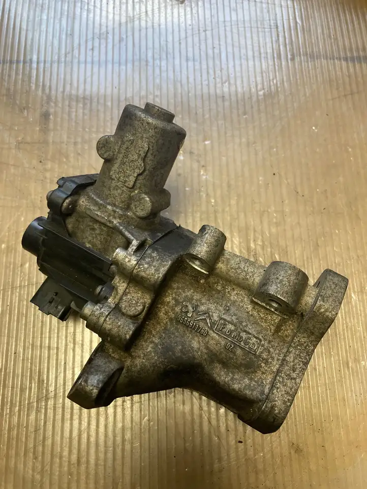 Citroen C-Crosser (2007 - 2013) 9656911780 Клапан EGR — фото 1