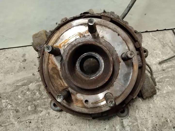 Opel Antara (2006 - 2011)   Задний поворотный кулак (ступица, цапфа)