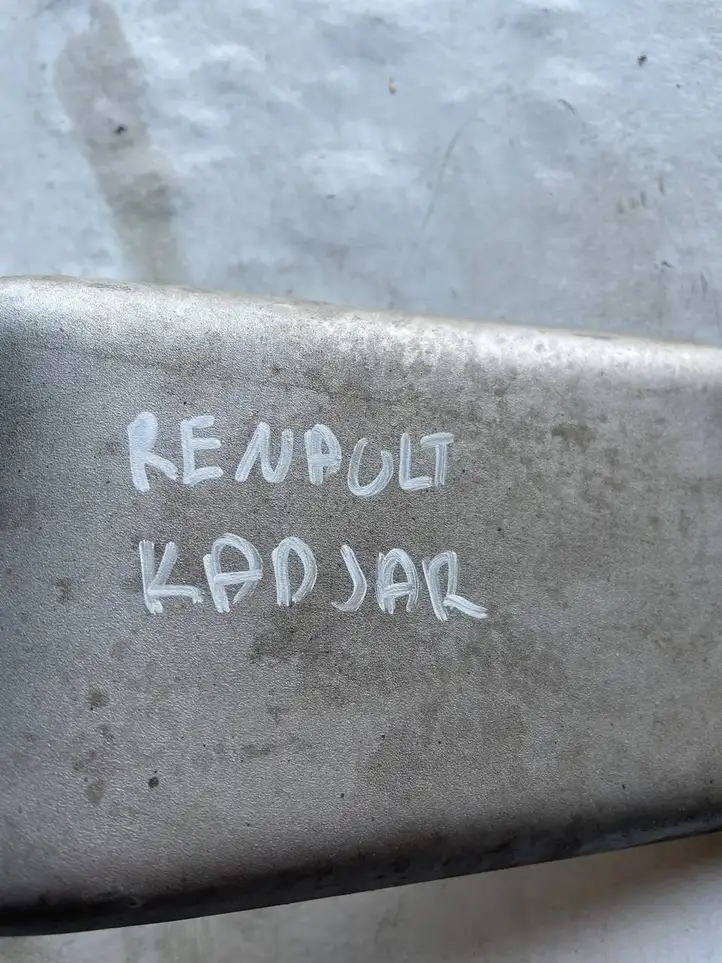 Renault Kadjar (2015 - 2018) Прочие детали моторного отсека — фото 2