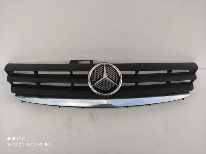 Mercedes-Benz A W169 (2004 - 2012) 1698800083 Верхняя решетка радиатора — фото 1