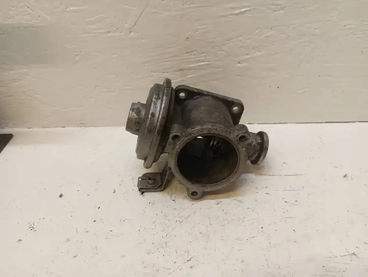 BMW 7 E65 E66 (2001 - 2008)  7804380 Клапан EGR