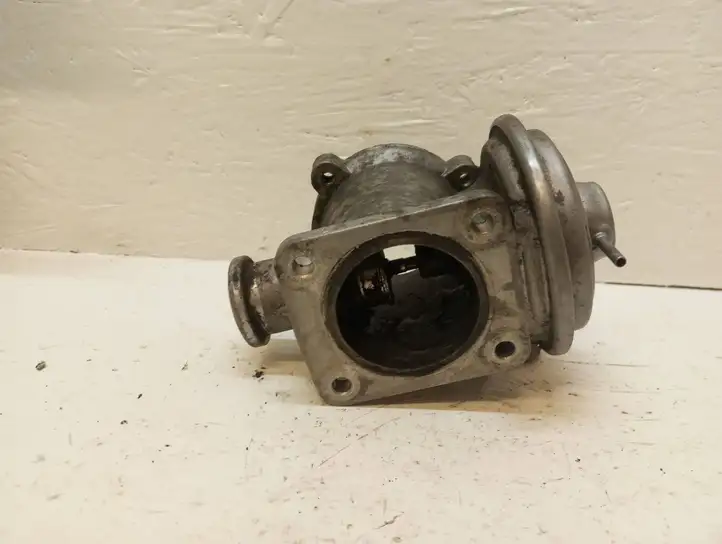 BMW 7 E65 E66 (2001 - 2008)  7804380 Клапан EGR