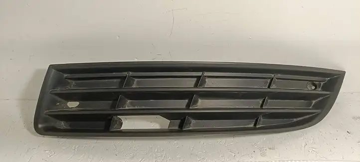 Volkswagen PASSAT B6 (2005 - 2010) 3C0853665 Нижняя решетка переднего бампера — фото 1