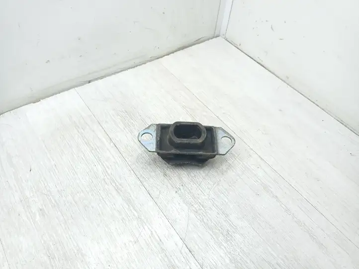 Nissan Qashqai (2010 - 2013) Подушка КПП — фото 1