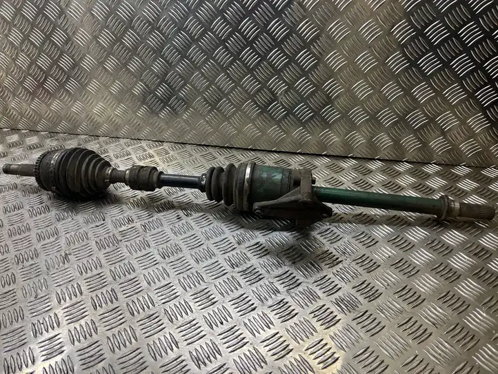 Nissan  (2000 - 2006)   Передняя полуось