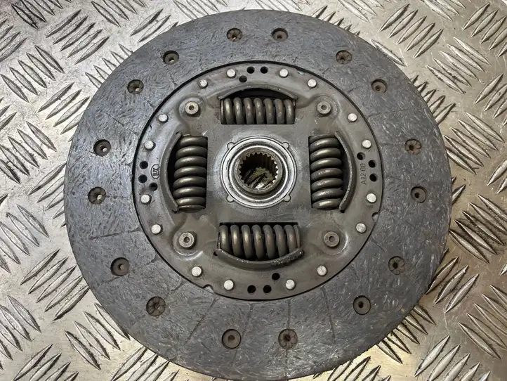 Audi A4 (2004 - 2009)  03G141031H Диск сцепления
