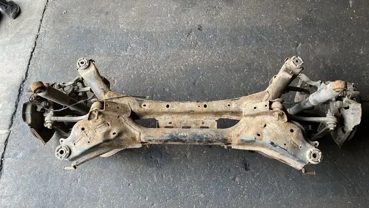 Mazda 6. (2009 - 2012)   Задняя траверса