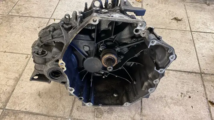 Nissan Qashqai (2010 - 2013) Механическая коробка передач, 6 передач — фото 1