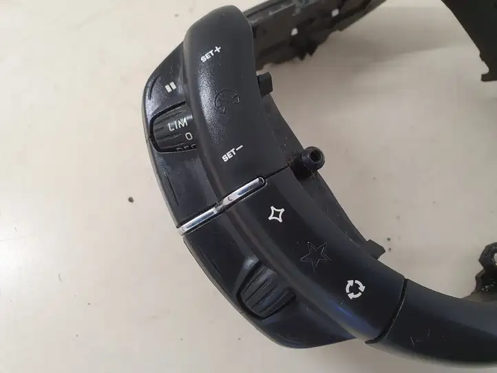 Citroen C4 I Picasso (2006 - 2013) 96624938ZD Кнопки на рулевом колесе — фото 2