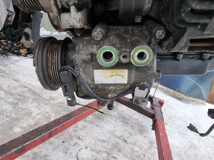 Ford Focus (1998 - 2004) YS4H19D629AC Компрессор (насос) кондиционера воздуха — фото 1