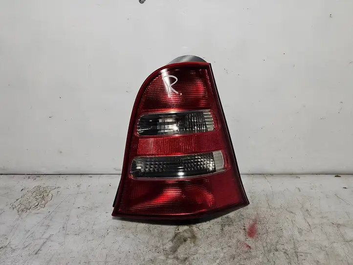 Mercedes-Benz A W168 (1997 - 2004) 1688202864 Задний фонарь в кузове — фото 1