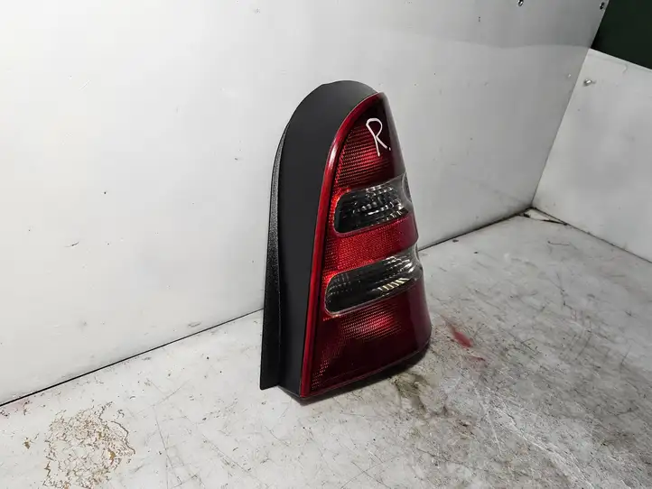 Mercedes-Benz A W168 (1997 - 2004) 1688202864 Задний фонарь в кузове — фото 2