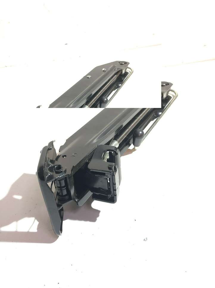 Audi Q5 (2008 - 2012)  8R0011031C Домкрат (данкрат)