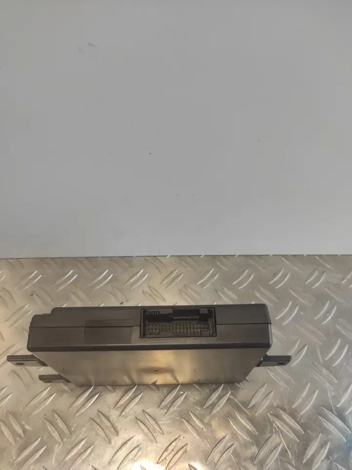 Volkswagen PASSAT B6 (2005 - 2010) 3C0035729E Блок GSM — фото 2