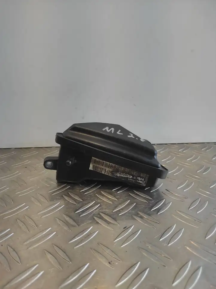 Mercedes-Benz ML W164 (2005 - 2011) A6421400087 Шланг сапуна — фото 2