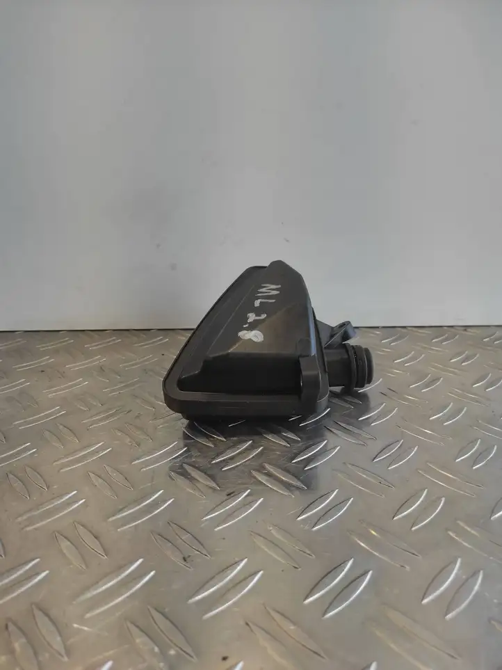 Mercedes-Benz ML W164 (2005 - 2011) A6421400087 Шланг сапуна — фото 3