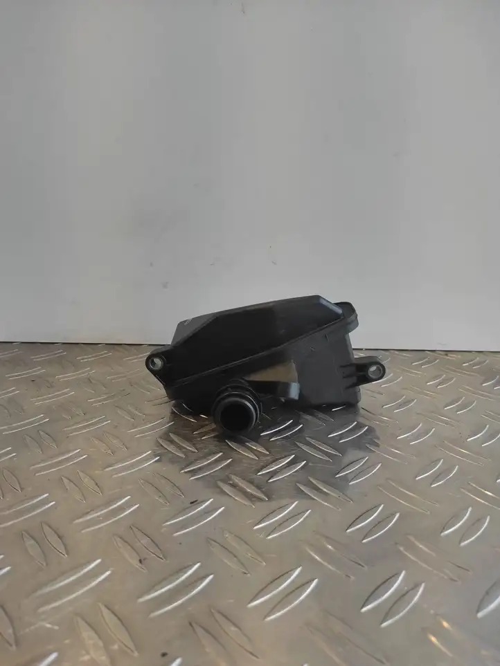 Mercedes-Benz ML W164 (2005 - 2011) A6421400087 Шланг сапуна — фото 4