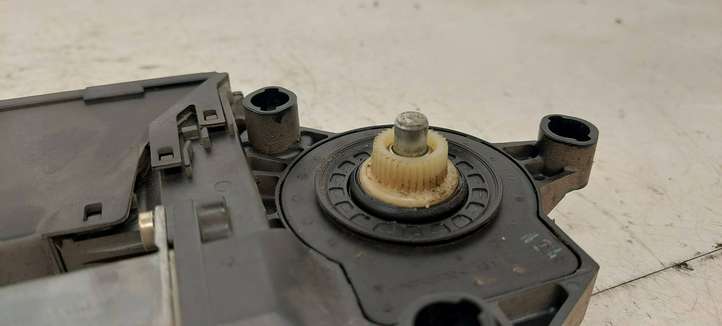 Audi A4 (2000 - 2006)  8E0959801A Механизм подъема окон задней двери