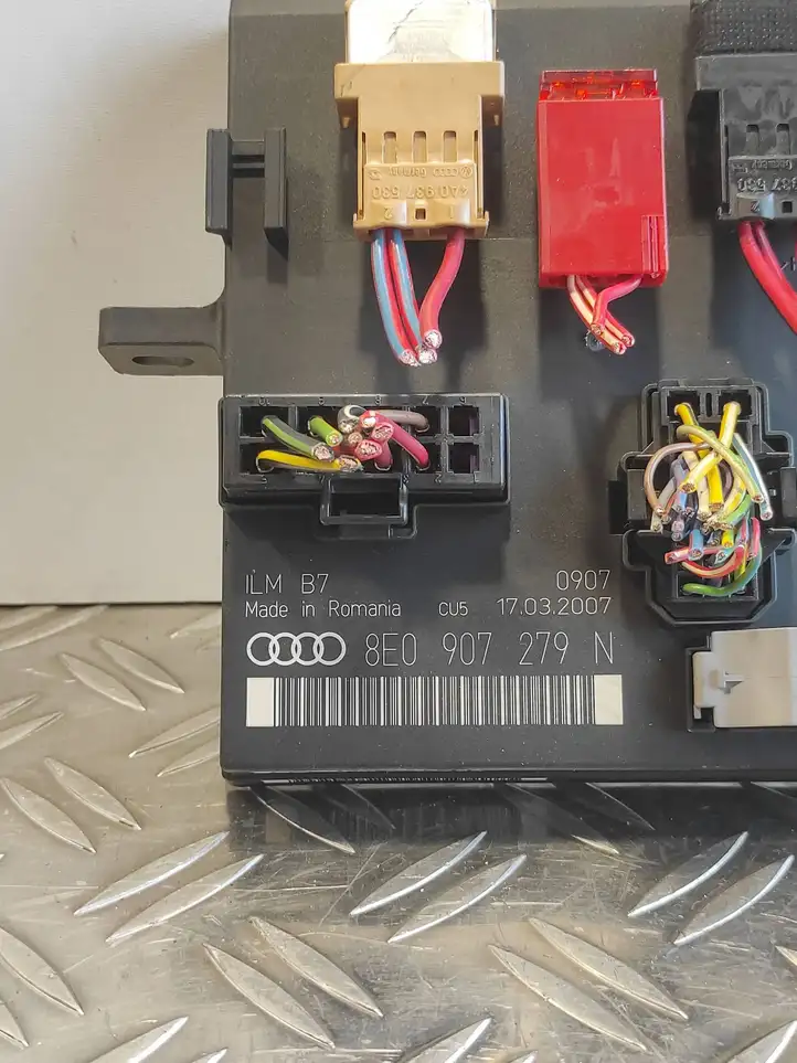Audi A4 S4 B7 8E 8H (2004 - 2009) 8E0907279N Модуль комфорта — фото 2