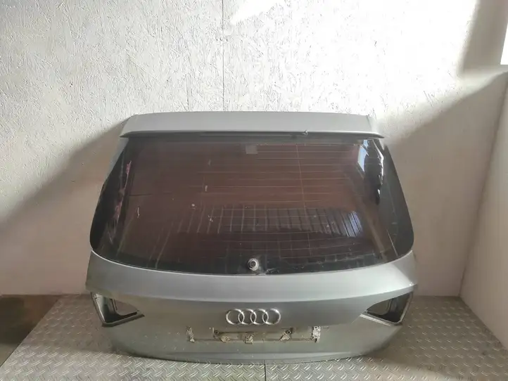 Audi A4 S4 B8 8K (2007 - 2011) LY7G Крышка багажника — фото 1