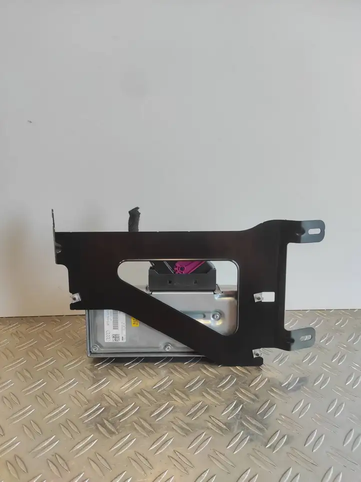 Audi A4 S4 B8 8K (2007 - 2011) 8T0035223AB Усилитель звука — фото 2